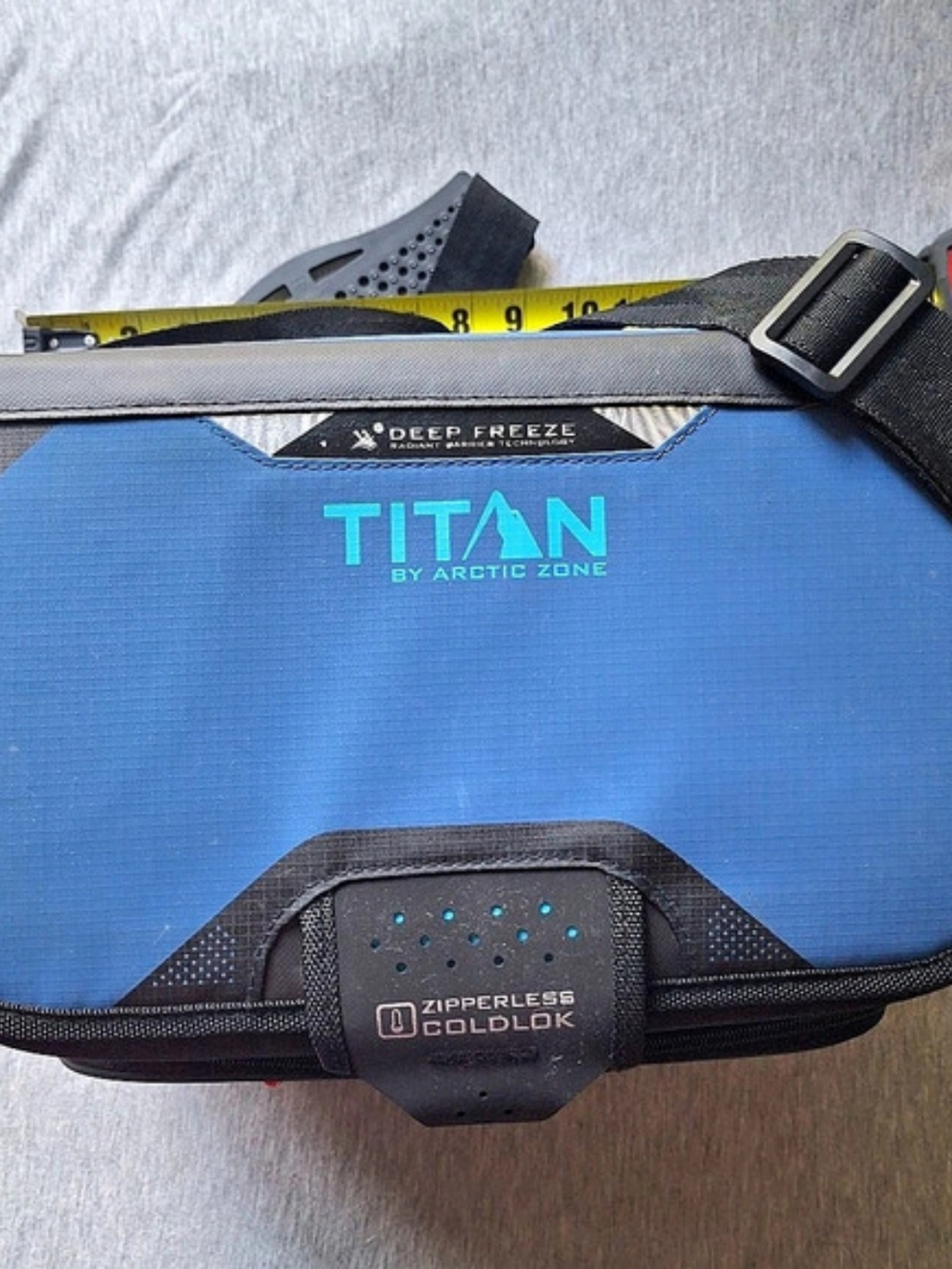 Titan by Arctic Zone Titan Deep Freeze Zipperless Cooler Blue & Black Zipperless